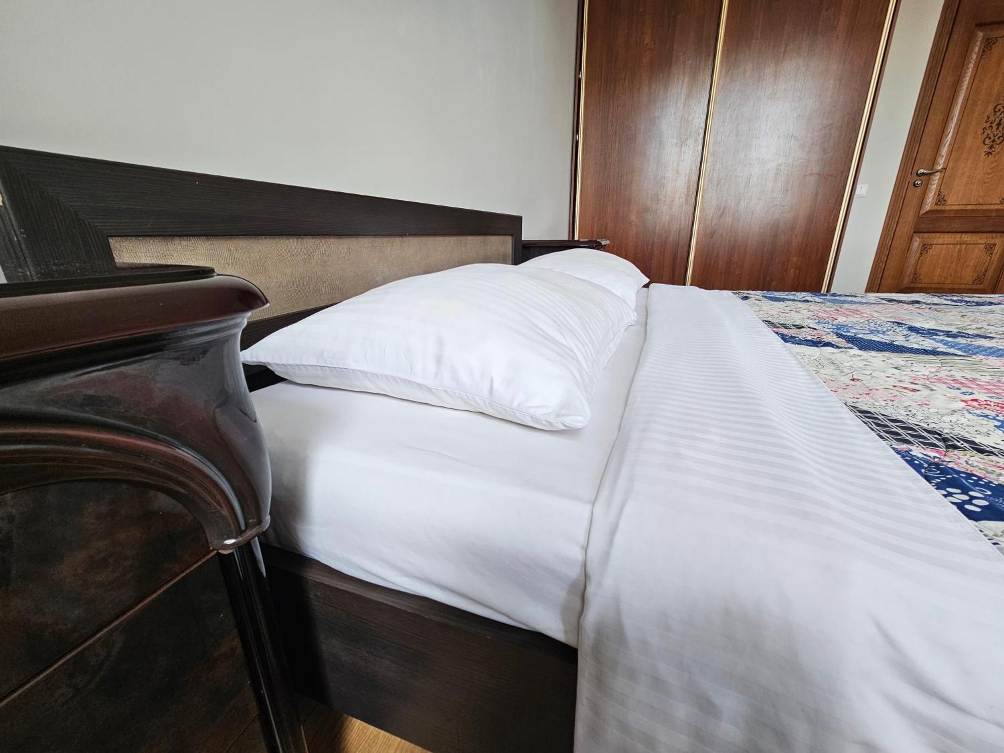 Ernaz Plus Apartments-Expo-Boulevard 130 アスターナ エクステリア 写真