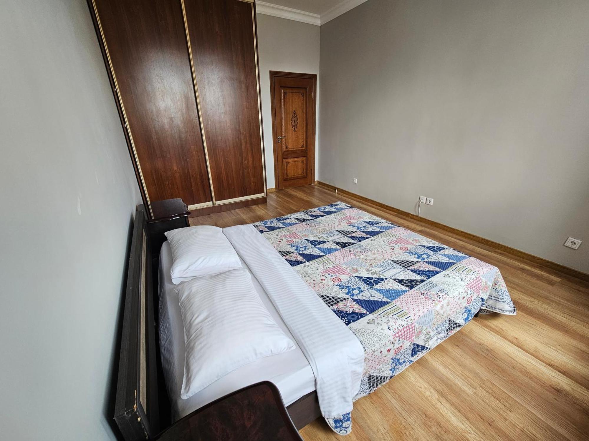 Ernaz Plus Apartments-Expo-Boulevard 130 アスターナ エクステリア 写真