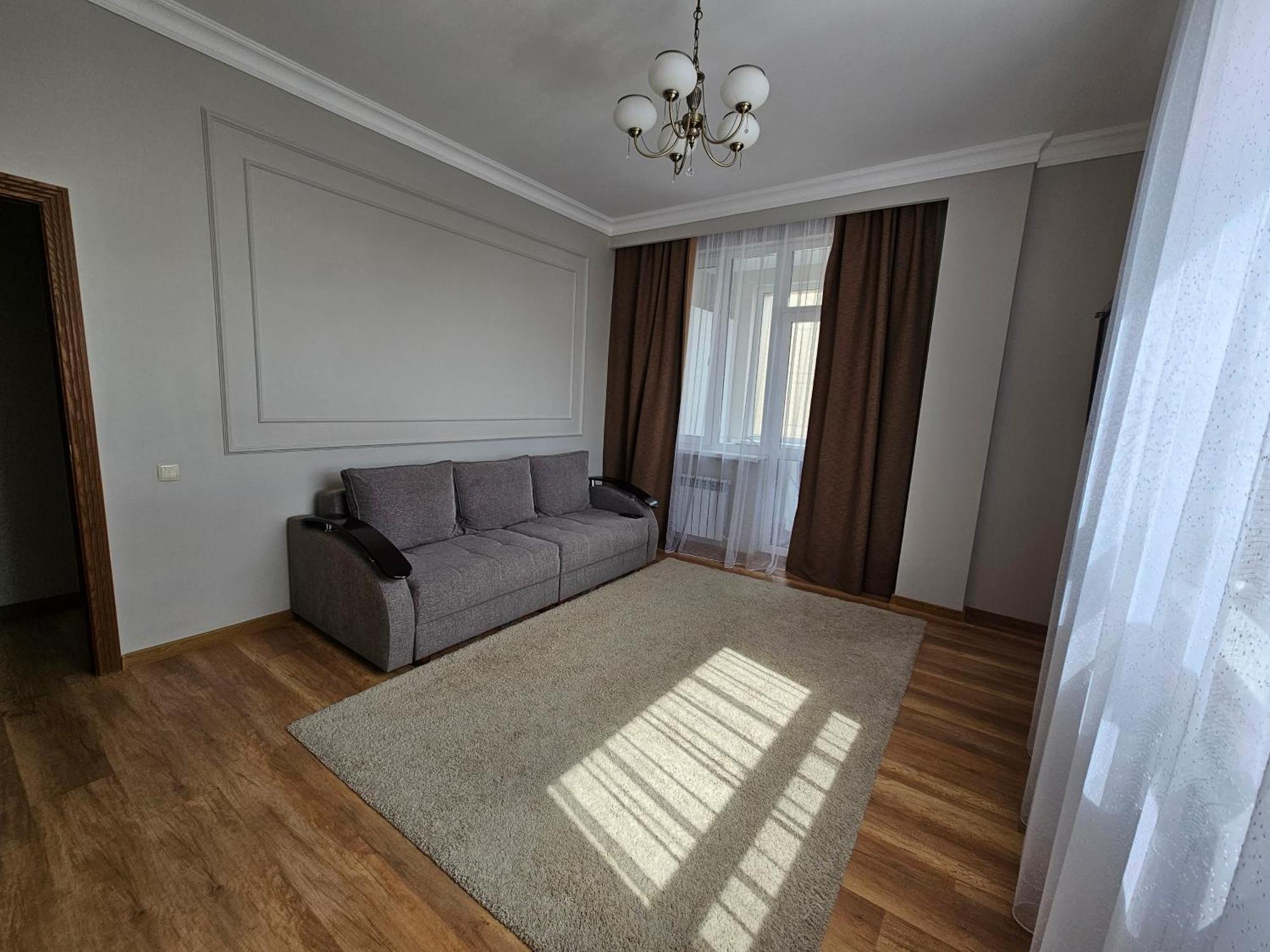 Ernaz Plus Apartments-Expo-Boulevard 130 アスターナ エクステリア 写真