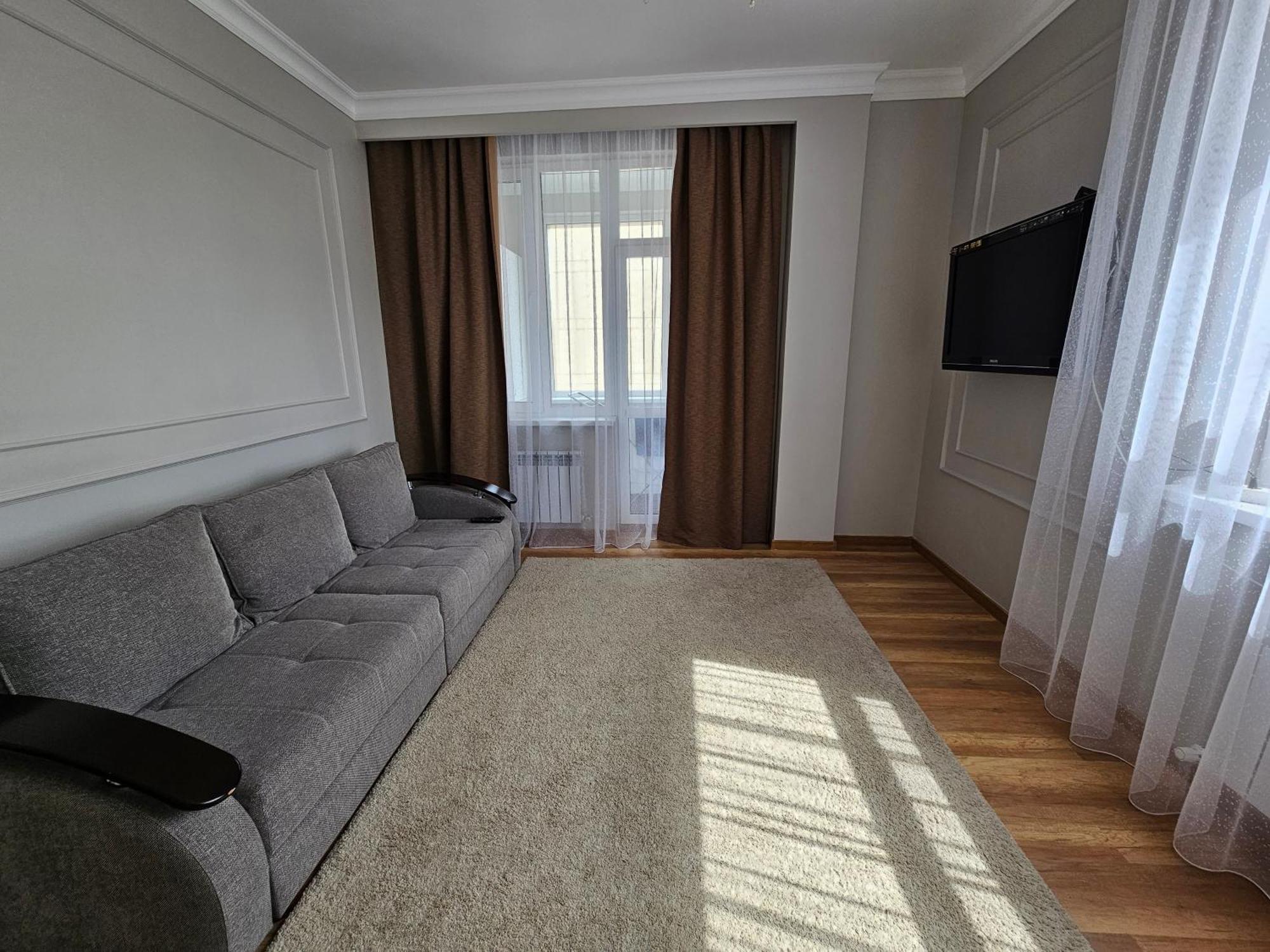 Ernaz Plus Apartments-Expo-Boulevard 130 アスターナ エクステリア 写真